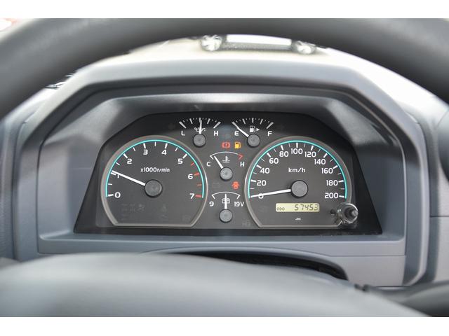 ランドクルーザー７０ バン　自社全塗装（新色）　ブラックインナーヘッドライト　新品ＭＴタイヤ＆新品アルミホイール　３０周年新品エンブレム　ＬＥＤヘッドランプ、ＬＥＤフォグランプ　ナビ　ＥＴＣ（27枚目）