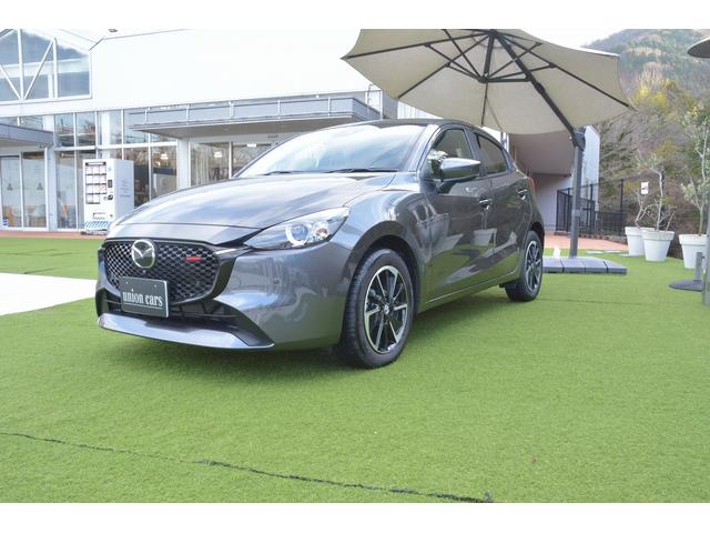 ����p�x��ς��邱�ƂŉA�e���قȂ�B����������ʑS�̂������P���A�V�F�[�h�����͓S�Ɠ��̗͋������F�ɂȂ邱�Ƃ��}�V�[���O���[�F�̖��͂ł��B