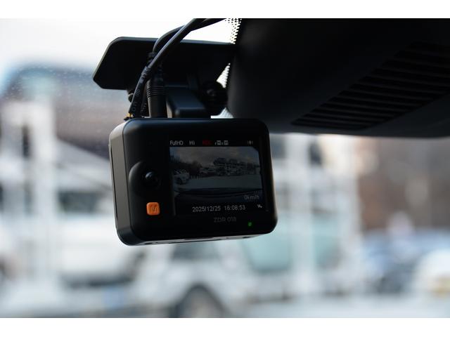 �y�h���C�u���R�[�_�[�O��z������̎��̂�g���u���΍�ɁA�h���C�u���R�[�_�[���ڍρI�O��^��^�C�v�Ȃ̂ŁA����^�]��������̏Փ˂Ȃǂ��^�悵�܂��B