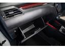 大型グローブBOX搭載。車検証ケースなどの収納も十分な容量です。
