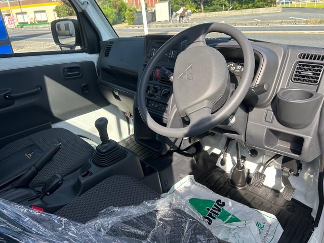ミニキャブトラック Ｇ　４ＷＤ　ＭＴ　衝突被害軽減システム　クリアランスソナー　レーンアシスト　アイドリングストップ　電動格納ミラー　オートライト　ＥＳＣ　エアコン　パワーウィンドウ　運転席エアバッグ（2枚目）