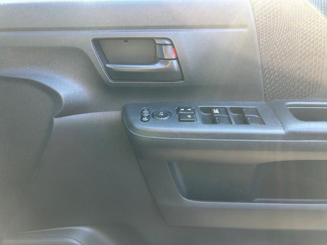 ステップワゴンスパーダ Ｓ　ＥＴＣ　バックカメラ　ナビ　両側電動スライドドア　ＨＩＤ　キーレスエントリー　電動格納ミラー　３列シート　ＣＶＴ　アルミホイール　盗難防止システム　衝突安全ボディ　ＡＢＳ　エアコン　パワーステアリング（9枚目）