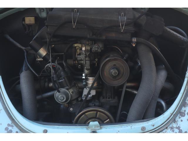 ビートル １３００　１９７３年モデル　ＯＧペイント　ディーラー車　パティナボディ　右ハンドル　４速マニュアル　リヤ２インチドロッププレート　ＬＩＭＥＢＵＧ　ローダウン（24枚目）