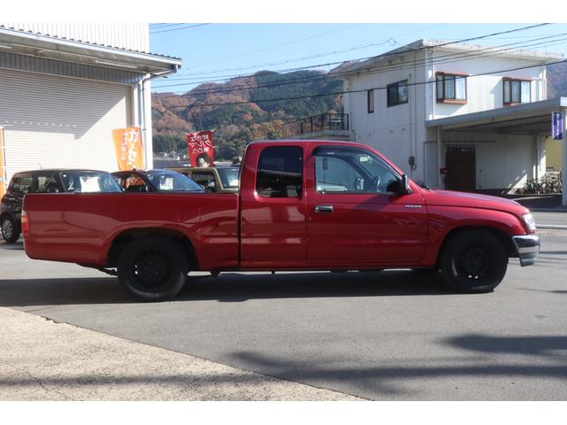 ハイラックススポーツピック エクストラキャブ　エクストラキャブ　ローダウン　ラプター塗装　ＢＴ対応ディスプレイオーディオ　ＥＴＣ　キーレス（5枚目）