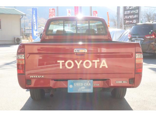 ハイラックススポーツピック エクストラキャブ　エクストラキャブ　ローダウン　ラプター塗装　ＢＴ対応ディスプレイオーディオ　ＥＴＣ　キーレス（7枚目）