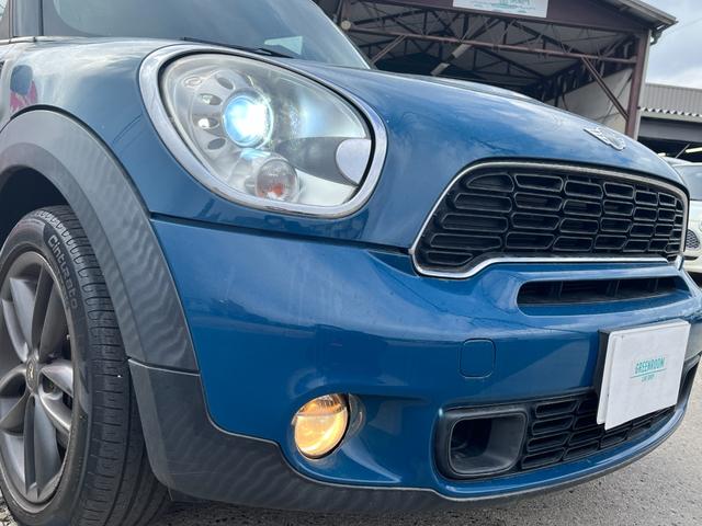 ＭＩＮＩ クーパーＳ　クロスオーバー　オール４　ワンオーナー　４ｗｄ　四駆　ターボ　バックカメラ　ＥＴＣ　保証書　取説　トノカバー　フォグ　ＨＩＤ　バキュームポンプ交換済　１７インチ純正アルミ　トグルスイッチ　シート高さ調整機能　大型サイドブレーキ（6枚目）
