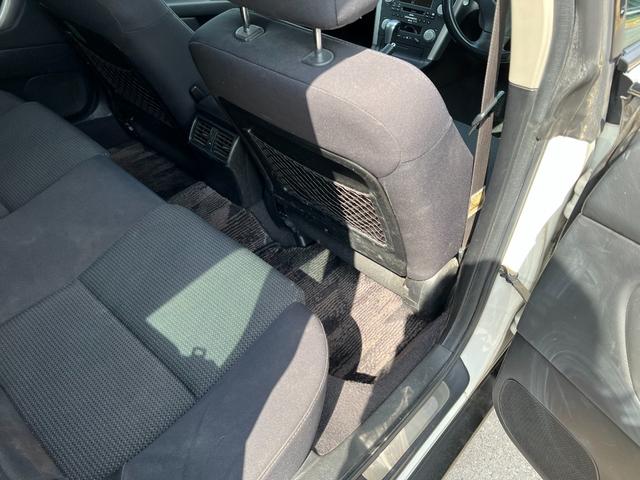 レガシィアウトバック ２．５ｉ　Ｌスタイル　６連奏ＣＤチェンジャー　４ＷＤ　四駆　水平対向ＢＯＸＴＥＲエンジンＳＵＶ　コンビウッドハンドル　両席パワーシート　ＥＴＣ　フォグ　センターテーブル（20枚目）
