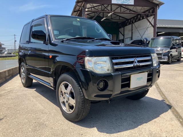 パジェロミニ ＶＲ　４ＷＤ　切り替え四駆　ターボ　キーレスエントリー　電動格納ミラー　ＡＴ　盗難防止システム　ＡＢＳ　ＣＤ　アルミホイール　衝突安全ボディ　エアコン　切り替え四駆　軽自動車ＳＵＶ　軽クロカン　本格四駆（12枚目）