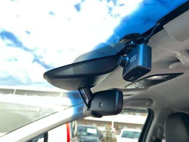 ヴェゼル ハイブリッドＺ　ワンオーナー　純正大型ＢＩＧナビ　バックカメラ　ＤＶＤ　ＣＤ　ＥＴＣ　ドラレコ前後　専用１７インチアルミ　本革巻きハンドル　ハーフレザーシート　衝突被害軽減システム　スマートキー　クルーズコントロール（60枚目）