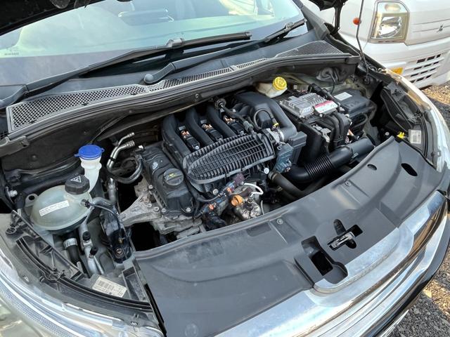 Ａ５ 　４ＷＤ　四駆　本革電動シート　２リッターターボ　ＯＺアルミホイール　夏タイヤ有　純正ナビ　バックカメラ　ＥＴＣ　スマートキー　２ドアクーペ（16枚目）