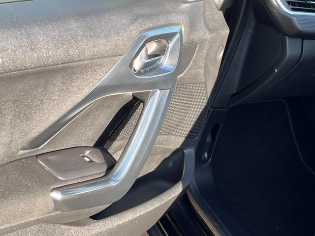 ２００８ 　純正ナビ　バックソナー　ＥＴＣ　ブルーライオン　ＳＵＶ　ボディ別色ルーフレール　スキッドガード　純正アルミホイール　スペアタイヤ　荷台フラット　スマートキー（32枚目）