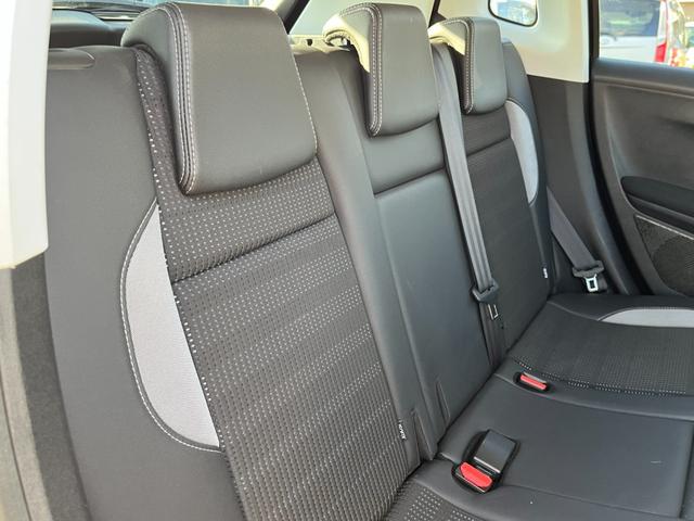２００８ 　純正ナビ　バックソナー　ＥＴＣ　ブルーライオン　ＳＵＶ　ボディ別色ルーフレール　スキッドガード　純正アルミホイール　スペアタイヤ　荷台フラット　スマートキー（44枚目）