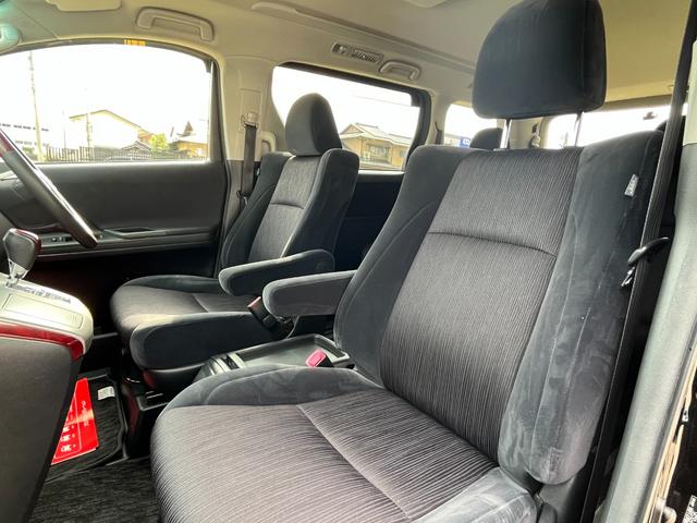 ヴェルファイア ２．４Ｚ　四駆　手洗い洗車歴　ＢＴナビ　リアフリップ　ドラレコ　Ｂカメラ　コーナーセンサー　ダッシュ割れ無し　オールオートウィンドウ　両側パワードア　純正アルミ　ＢＳタイヤ　ウッドコンビハンドル　８人乗り（33枚目）