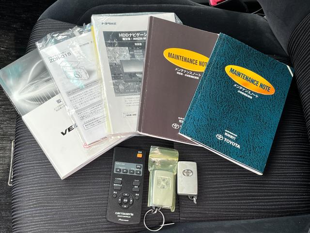 ヴェルファイア ２．４Ｚ　四駆　手洗い洗車歴　ＢＴナビ　リアフリップ　ドラレコ　Ｂカメラ　コーナーセンサー　ダッシュ割れ無し　オールオートウィンドウ　両側パワードア　純正アルミ　ＢＳタイヤ　ウッドコンビハンドル　８人乗り（77枚目）