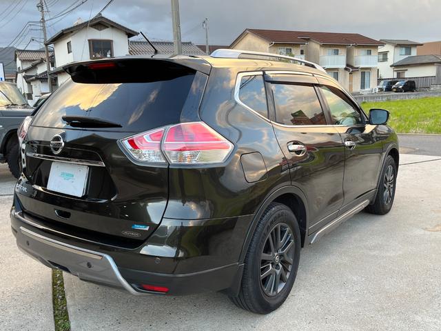 エクストレイル ２０ＸｔブラックエクストリーマＸエマジェンシブレキＰ　ワンオーナー　７人乗り　純正ナビ　アラウンドモニタ　バックカメラ　シートヒーター　衝突軽減ブレーキ搭載　クルコン　電動バックドア　専用アルミ　デフロック付切替４ＷＤ　リアセンターＡＣ　走行テレビキット（8枚目）