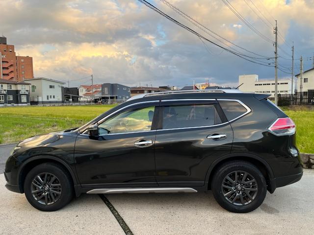 エクストレイル ２０ＸｔブラックエクストリーマＸエマジェンシブレキＰ　ワンオーナー　７人乗り　純正ナビ　アラウンドモニタ　バックカメラ　シートヒーター　衝突軽減ブレーキ搭載　クルコン　電動バックドア　専用アルミ　デフロック付切替４ＷＤ　リアセンターＡＣ　走行テレビキット（12枚目）