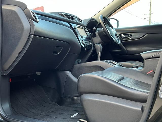 エクストレイル ２０ＸｔブラックエクストリーマＸエマジェンシブレキＰ　ワンオーナー　７人乗り　純正ナビ　アラウンドモニタ　バックカメラ　シートヒーター　衝突軽減ブレーキ搭載　クルコン　電動バックドア　専用アルミ　デフロック付切替４ＷＤ　リアセンターＡＣ　走行テレビキット（33枚目）