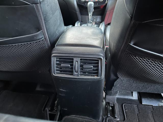 エクストレイル ２０ＸｔブラックエクストリーマＸエマジェンシブレキＰ　ワンオーナー　７人乗り　純正ナビ　アラウンドモニタ　バックカメラ　シートヒーター　衝突軽減ブレーキ搭載　クルコン　電動バックドア　専用アルミ　デフロック付切替４ＷＤ　リアセンターＡＣ　走行テレビキット（40枚目）