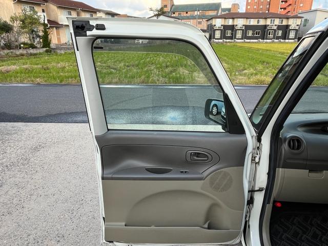 タント Ｌ　ワンオーナー　純正アルミ　コインポケット　リア席フラット　スライドドア　純正オーディオ　ハイトワゴン　アームレストコンソール　ドリンクホルダー　エアコン　パワステ　キーレス　スペアキー　保証書（27枚目）