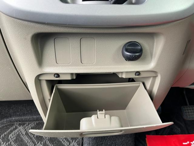 タント Ｌ　ワンオーナー　純正アルミ　コインポケット　リア席フラット　スライドドア　純正オーディオ　ハイトワゴン　アームレストコンソール　ドリンクホルダー　エアコン　パワステ　キーレス　スペアキー　保証書（62枚目）