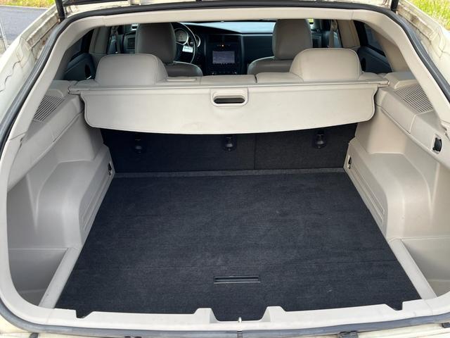 ダッジ・マグナム ＲＴ　ＨＥＭＩエンジン　Ｖ８エンジン　５７００ＣＣエンジン左ハンドル　本革シート　ＢＴナビ　バックカメラ　ＥＴＣ　アメ車　リアトランクトノカバー　本革巻きハンドル　シートヒーター（47枚目）