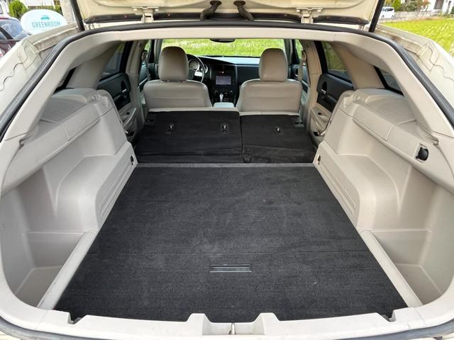 ダッジ・マグナム ＲＴ　ＨＥＭＩエンジン　Ｖ８エンジン　５７００ＣＣエンジン左ハンドル　本革シート　ＢＴナビ　バックカメラ　ＥＴＣ　アメ車　リアトランクトノカバー　本革巻きハンドル　シートヒーター（48枚目）