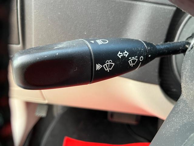 ダッジ・マグナム ＲＴ　ＨＥＭＩエンジン　Ｖ８エンジン　５７００ＣＣエンジン左ハンドル　本革シート　ＢＴナビ　バックカメラ　ＥＴＣ　アメ車　リアトランクトノカバー　本革巻きハンドル　シートヒーター（52枚目）