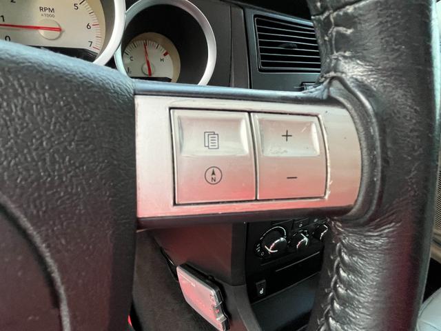 ダッジ・マグナム ＲＴ　ＨＥＭＩエンジン　Ｖ８エンジン　５７００ＣＣエンジン左ハンドル　本革シート　ＢＴナビ　バックカメラ　ＥＴＣ　アメ車　リアトランクトノカバー　本革巻きハンドル　シートヒーター（56枚目）
