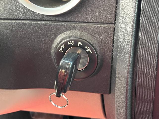 ダッジ・マグナム ＲＴ　ＨＥＭＩエンジン　Ｖ８エンジン　５７００ＣＣエンジン左ハンドル　本革シート　ＢＴナビ　バックカメラ　ＥＴＣ　アメ車　リアトランクトノカバー　本革巻きハンドル　シートヒーター（57枚目）