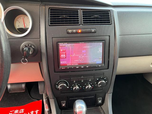 ダッジ・マグナム ＲＴ　ＨＥＭＩエンジン　Ｖ８エンジン　５７００ＣＣエンジン左ハンドル　本革シート　ＢＴナビ　バックカメラ　ＥＴＣ　アメ車　リアトランクトノカバー　本革巻きハンドル　シートヒーター（58枚目）