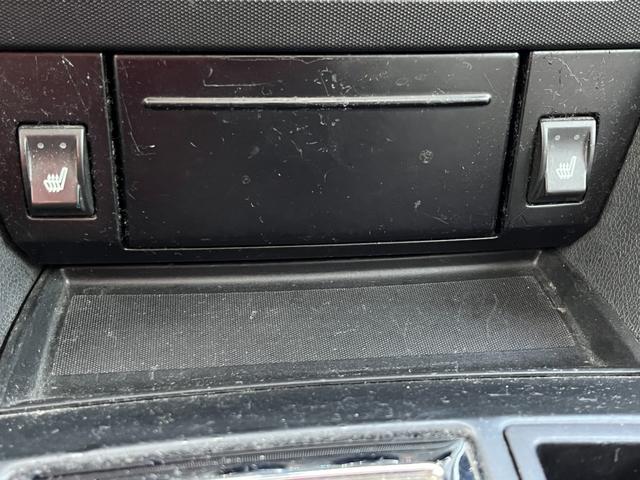 ダッジ・マグナム ＲＴ　ＨＥＭＩエンジン　Ｖ８エンジン　５７００ＣＣエンジン左ハンドル　本革シート　ＢＴナビ　バックカメラ　ＥＴＣ　アメ車　リアトランクトノカバー　本革巻きハンドル　シートヒーター（61枚目）