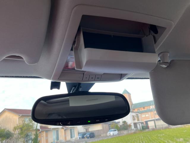 ダッジ・マグナム ＲＴ　ＨＥＭＩエンジン　Ｖ８エンジン　５７００ＣＣエンジン左ハンドル　本革シート　ＢＴナビ　バックカメラ　ＥＴＣ　アメ車　リアトランクトノカバー　本革巻きハンドル　シートヒーター（65枚目）