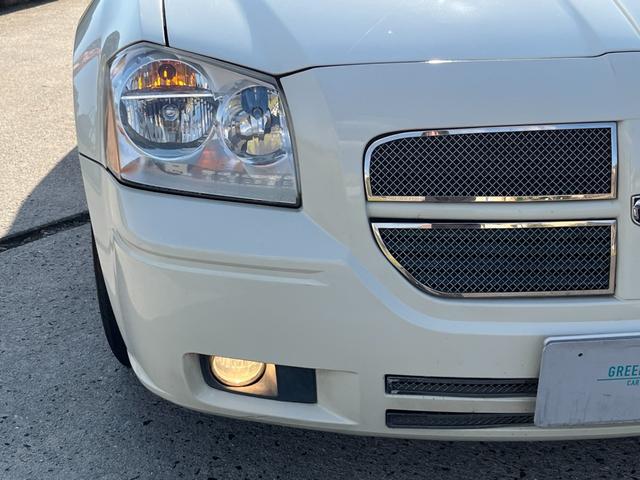 ダッジ・マグナム ＲＴ　ＨＥＭＩエンジン　Ｖ８エンジン　５７００ＣＣエンジン左ハンドル　本革シート　ＢＴナビ　バックカメラ　ＥＴＣ　アメ車　リアトランクトノカバー　本革巻きハンドル　シートヒーター（70枚目）