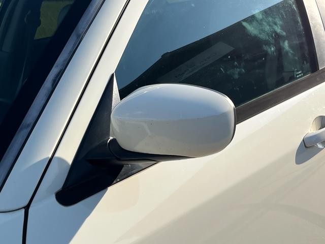 ダッジ・マグナム ＲＴ　ＨＥＭＩエンジン　Ｖ８エンジン　５７００ＣＣエンジン左ハンドル　本革シート　ＢＴナビ　バックカメラ　ＥＴＣ　アメ車　リアトランクトノカバー　本革巻きハンドル　シートヒーター（75枚目）