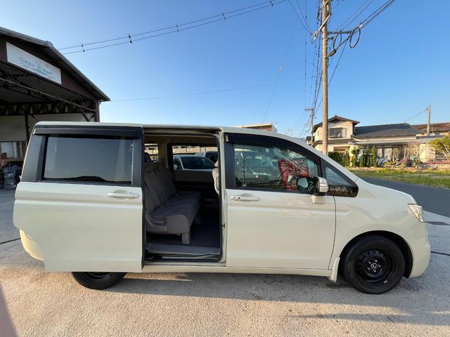 ディーラー店にて１３年間の整備実績！国家２級整備士、国土交通省指定自動車検査員、中古自動車査定士等、整備に自信有ります！ボディも綺麗に磨きをかけて納車します！【無料電話　００７８−６０４９−２１２５】