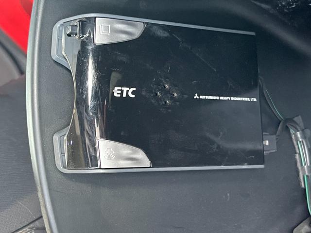 ディーラー店にて１３年間の整備実績！国家２級整備士、国土交通省指定自動車検査員、中古自動車査定士等、整備に自信有ります！ボディも綺麗に磨きをかけて納車します！【無料電話　００７８−６０４９−２１２５】