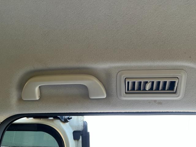 ディーラー店にて１３年間の整備実績！国家２級整備士、国土交通省指定自動車検査員、中古自動車査定士等、整備に自信有ります！ボディも綺麗に磨きをかけて納車します！【無料電話　００７８−６０４９−２１２５】