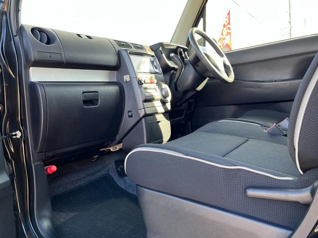 TOYOTA PIXIS SPACE X