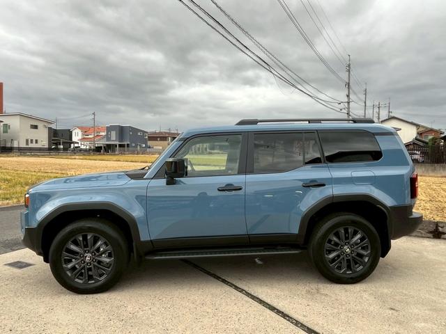 ランドクルーザー250 ZX ブラウン本革内装 サンルーフ 4WD 大型ワイドディスプレイ JBLサウンドシステム アダプティブハイビーム付3連LEDライト ZX専用20インチTMPSアルミホイール 4席シートヒータ 7人乗り(12枚目)