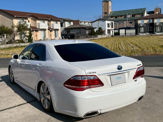 クラウンハイブリッド Ｇパッケージ　ナイトビューシステム　ヘッドライトＡＳＳＹ新品　４席シートヒーターＤＶＤ　本革パワーシート　車高調　アダプティブクルーズ　リア席パワーシート　前後プリクラセーフティ　前後ソナー　サイドモニター（12枚目）