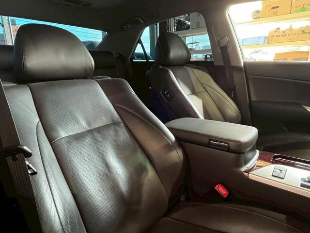 クラウンハイブリッド Ｇパッケージ　ナイトビューシステム　ヘッドライトＡＳＳＹ新品　４席シートヒーターＤＶＤ　本革パワーシート　車高調　アダプティブクルーズ　リア席パワーシート　前後プリクラセーフティ　前後ソナー　サイドモニター（28枚目）