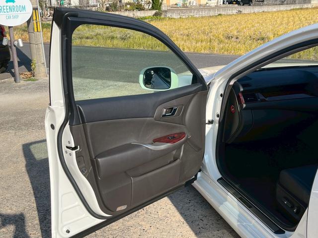 クラウンハイブリッド Ｇパッケージ　ナイトビューシステム　ヘッドライトＡＳＳＹ新品　４席シートヒーターＤＶＤ　本革パワーシート　車高調　アダプティブクルーズ　リア席パワーシート　前後プリクラセーフティ　前後ソナー　サイドモニター（34枚目）