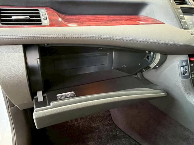 クラウンハイブリッド Ｇパッケージ　ナイトビューシステム　ヘッドライトＡＳＳＹ新品　４席シートヒーターＤＶＤ　本革パワーシート　車高調　アダプティブクルーズ　リア席パワーシート　前後プリクラセーフティ　前後ソナー　サイドモニター（36枚目）