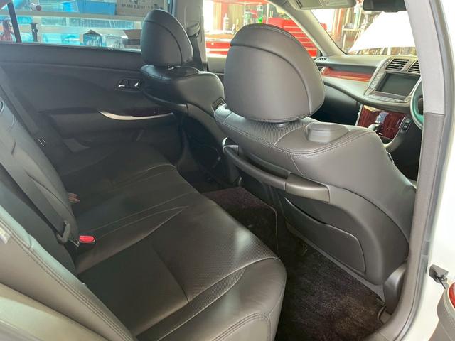 クラウンハイブリッド Ｇパッケージ　ナイトビューシステム　ヘッドライトＡＳＳＹ新品　４席シートヒーターＤＶＤ　本革パワーシート　車高調　アダプティブクルーズ　リア席パワーシート　前後プリクラセーフティ　前後ソナー　サイドモニター（42枚目）