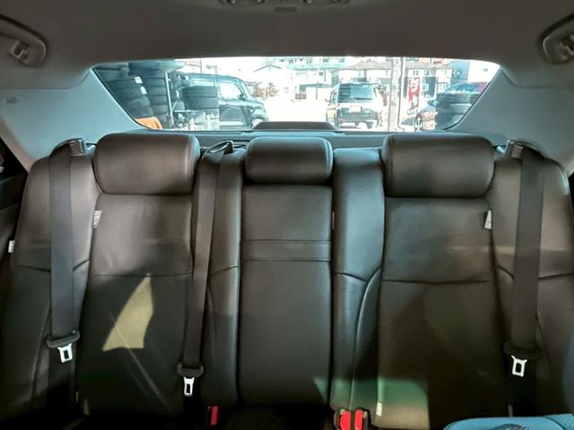 クラウンハイブリッド Ｇパッケージ　ナイトビューシステム　ヘッドライトＡＳＳＹ新品　４席シートヒーターＤＶＤ　本革パワーシート　車高調　アダプティブクルーズ　リア席パワーシート　前後プリクラセーフティ　前後ソナー　サイドモニター（45枚目）