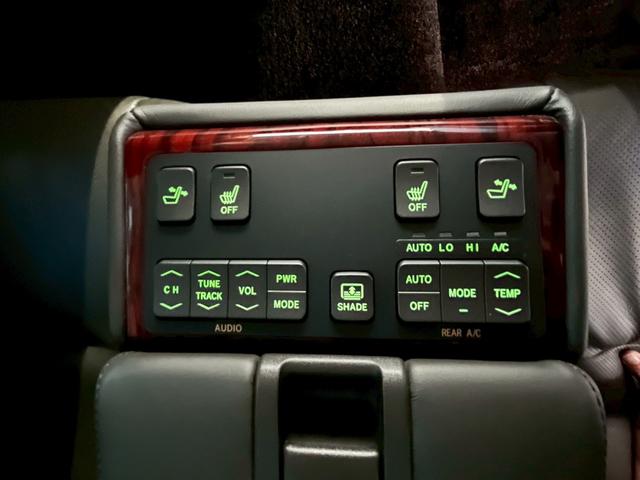 クラウンハイブリッド Ｇパッケージ　ナイトビューシステム　ヘッドライトＡＳＳＹ新品　４席シートヒーターＤＶＤ　本革パワーシート　車高調　アダプティブクルーズ　リア席パワーシート　前後プリクラセーフティ　前後ソナー　サイドモニター（47枚目）