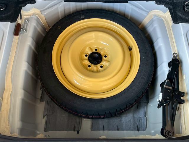 クラウンハイブリッド Ｇパッケージ　ナイトビューシステム　ヘッドライトＡＳＳＹ新品　４席シートヒーターＤＶＤ　本革パワーシート　車高調　アダプティブクルーズ　リア席パワーシート　前後プリクラセーフティ　前後ソナー　サイドモニター（51枚目）