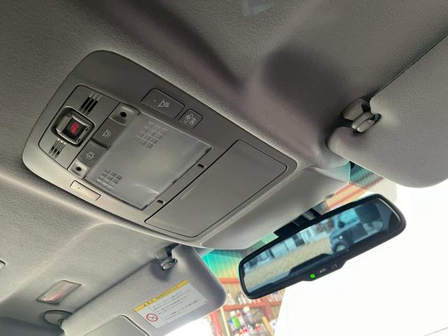 クラウンハイブリッド Ｇパッケージ　ナイトビューシステム　ヘッドライトＡＳＳＹ新品　４席シートヒーターＤＶＤ　本革パワーシート　車高調　アダプティブクルーズ　リア席パワーシート　前後プリクラセーフティ　前後ソナー　サイドモニター（71枚目）