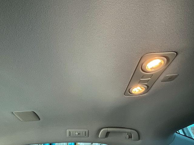 クラウンハイブリッド Ｇパッケージ　ナイトビューシステム　ヘッドライトＡＳＳＹ新品　４席シートヒーターＤＶＤ　本革パワーシート　車高調　アダプティブクルーズ　リア席パワーシート　前後プリクラセーフティ　前後ソナー　サイドモニター（72枚目）