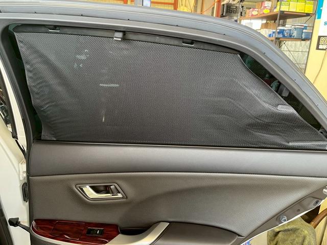 クラウンハイブリッド Ｇパッケージ　ナイトビューシステム　ヘッドライトＡＳＳＹ新品　４席シートヒーターＤＶＤ　本革パワーシート　車高調　アダプティブクルーズ　リア席パワーシート　前後プリクラセーフティ　前後ソナー　サイドモニター（74枚目）